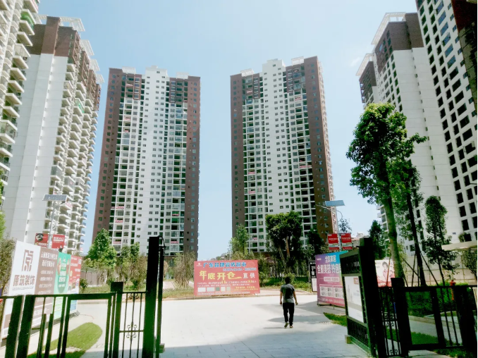 華喆仿石漆-工程案例 | 臨滄市強力建筑集團(tuán)金旭之光、金柏之春